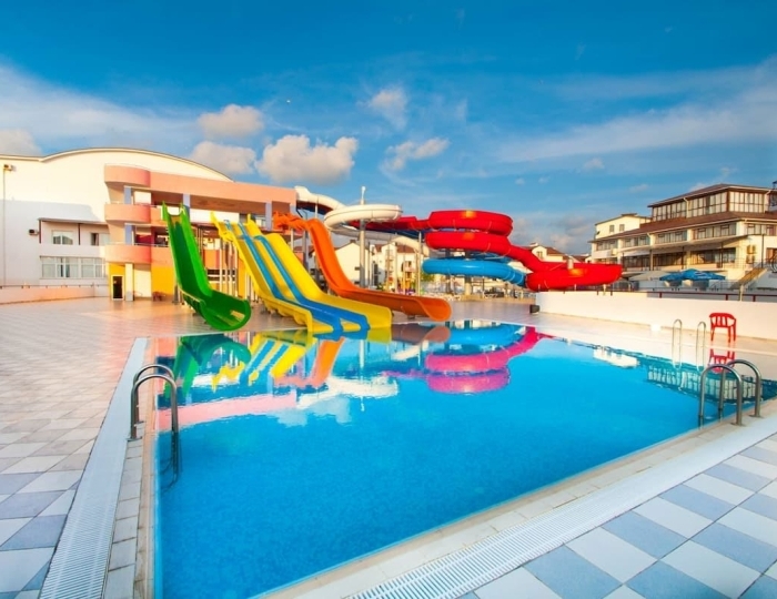 Горки в бассейне - Пансионат ФЕЯ-2 SUNBEACH RESORT